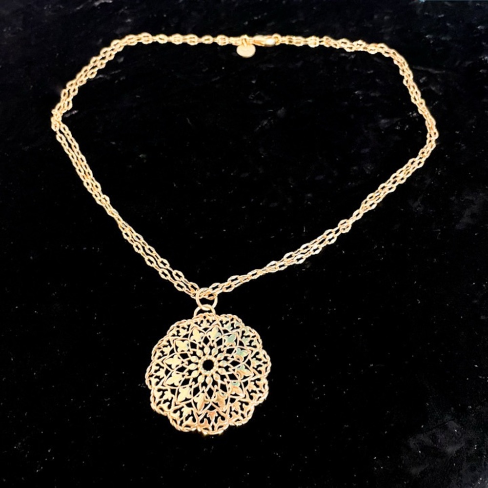 Dolce Vita Italy gold tone medallion necklace